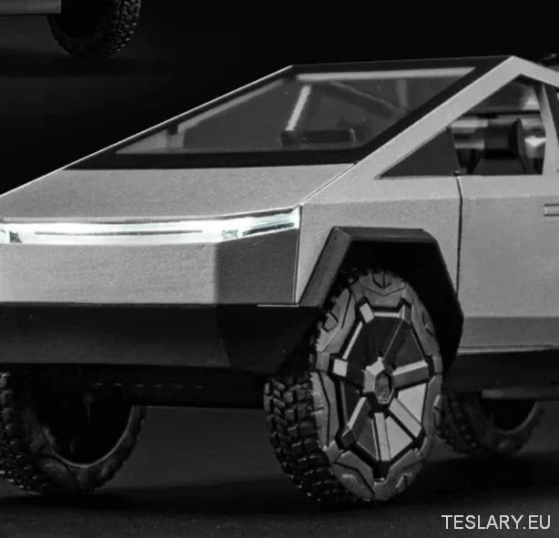 Miniatura Tesla Cybertruck 1:32: Inovação em Coleção