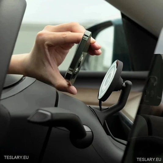 Accesorio Esencial para Tesla: Montaje Magnético para Teléfonos