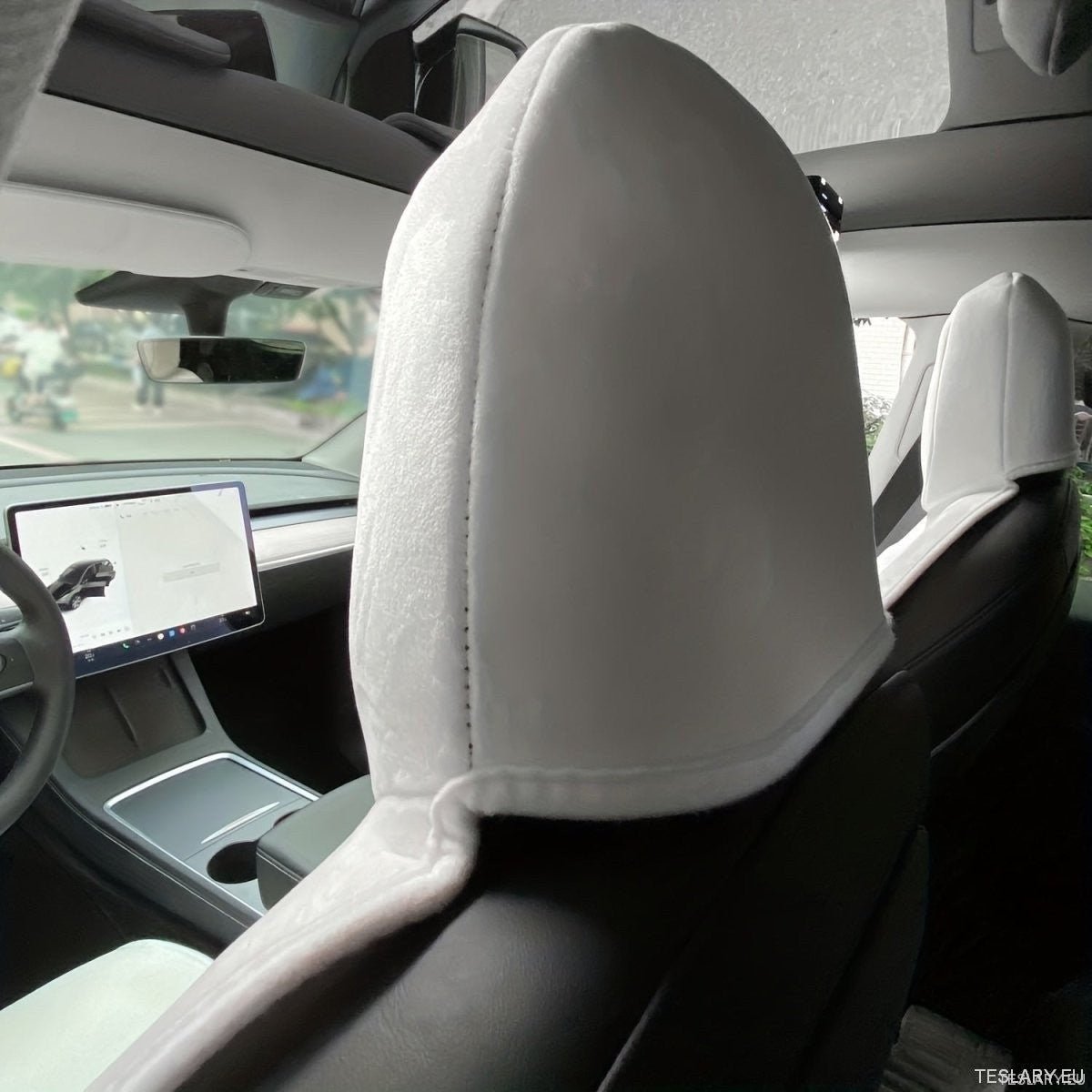 Protective Front Seat Covers for Tesla Model 3 / Y in Black or White - TESLARY Tesla Shop Accessories Europe Nederlands Ireland Deutschland Espana Alicante France Italia